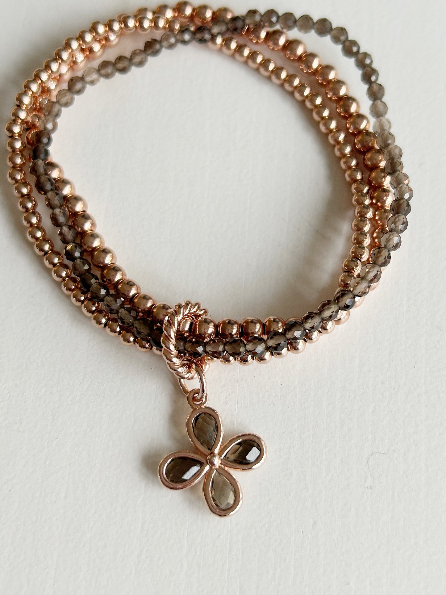 Armband Rosé Gold und Rauchquarz mit Anhänger