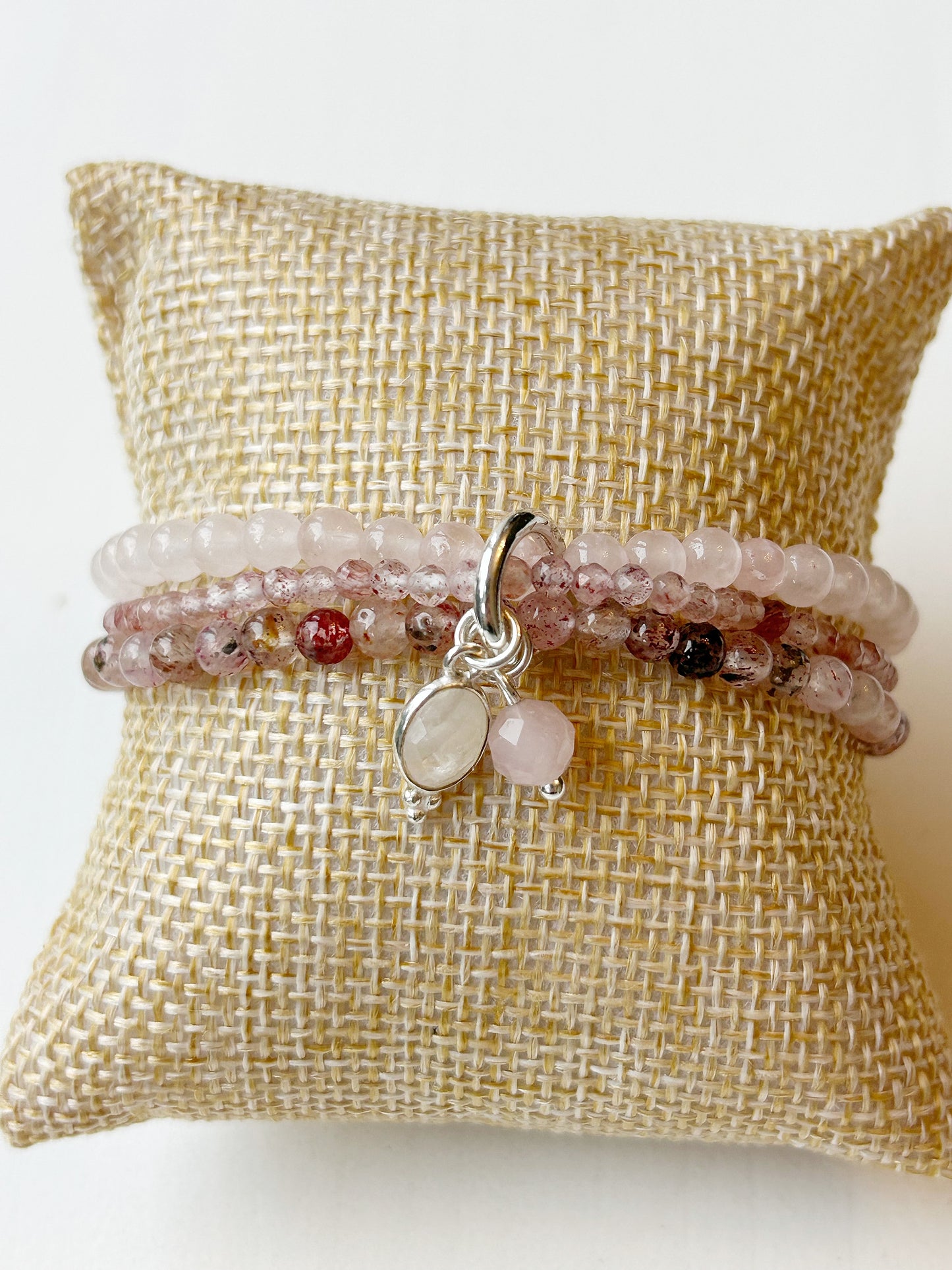 Erdbeerquarz & Rosenquarz – 3er Armbandset