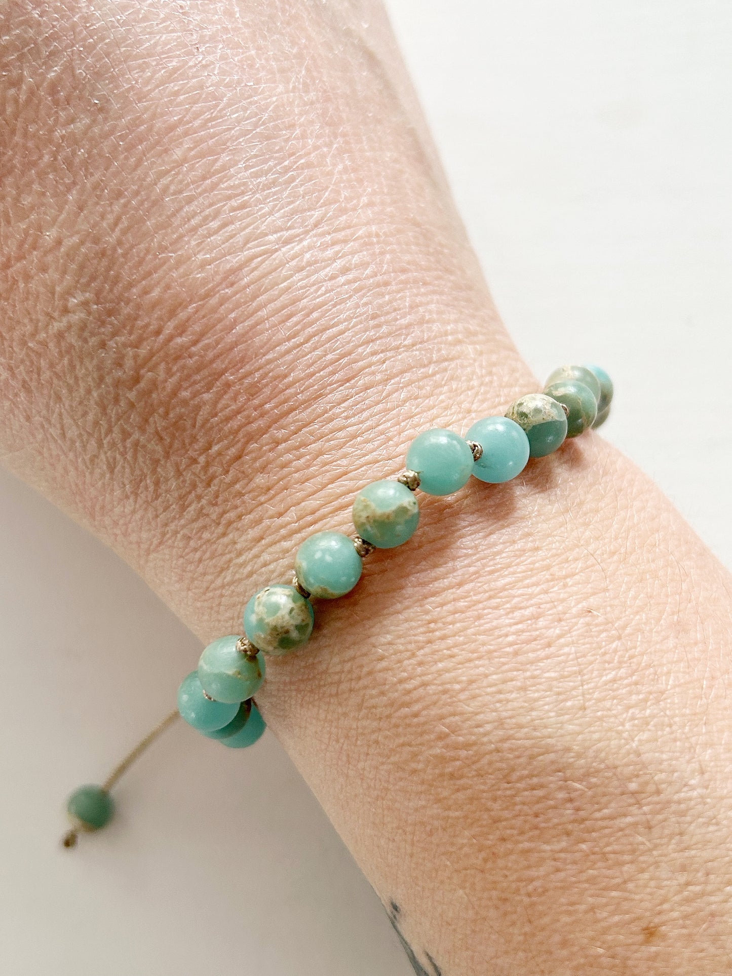 Geknüpftes Armband Aqua