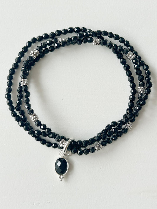 Armband schwarzer Spinell und Onyx mit Anhänger