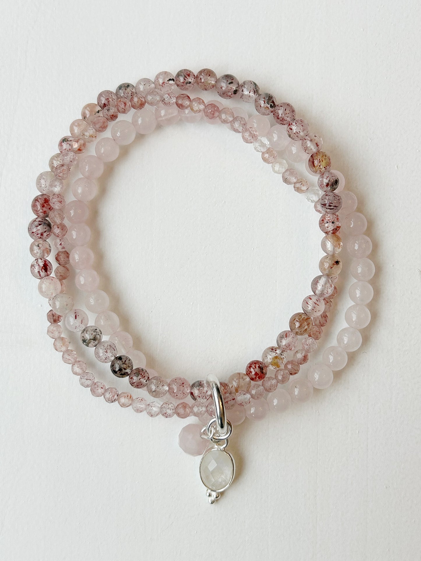 Erdbeerquarz & Rosenquarz – 3er Armbandset