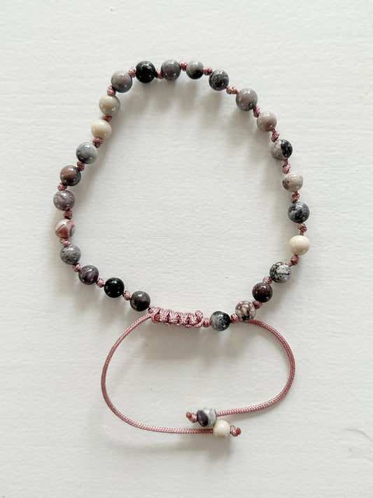 Geknüpftes Armband Mokait